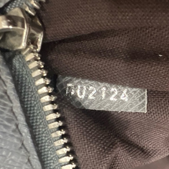 Louis Vuitton Taiga Porte-Documents Business MM - Picture 16 of 16